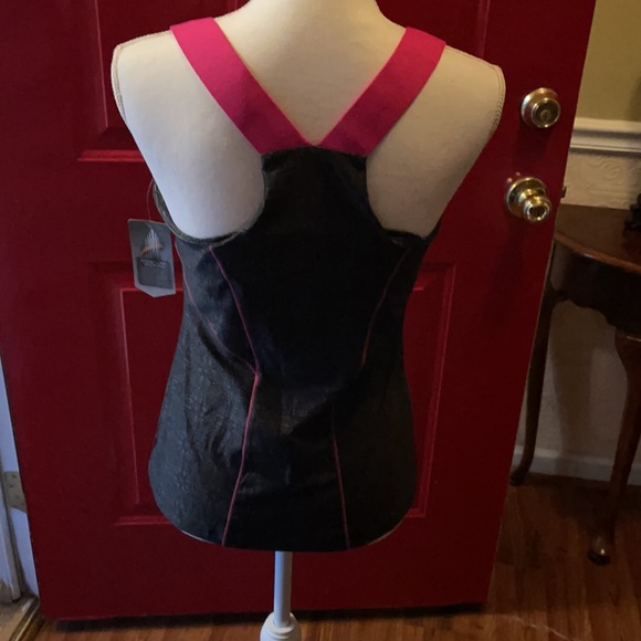 Avia workout top w built in bra self - Picture 2 of 3